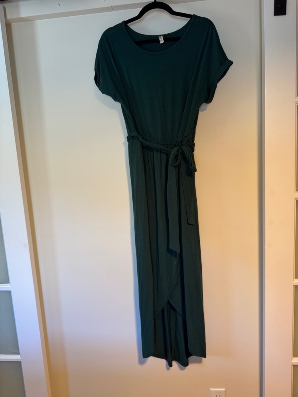 Sleeve Tie-Waist Maxi Dress in Deep Green